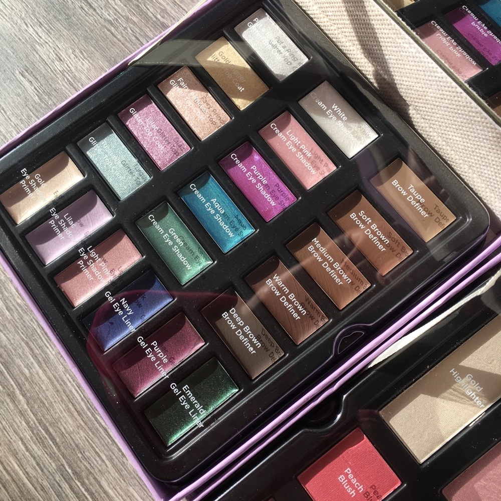 Ulta Beauty Illuminate the Day Makeup Kit - Picture 11 of 14
